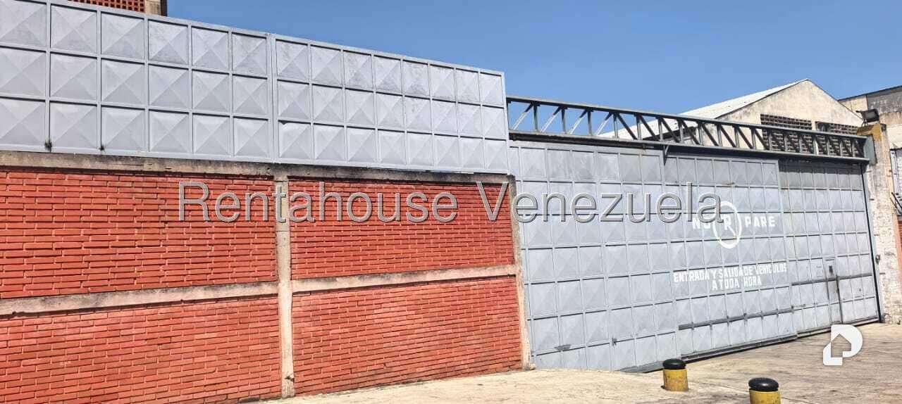 Local comercial en Catia, Caracas – 24