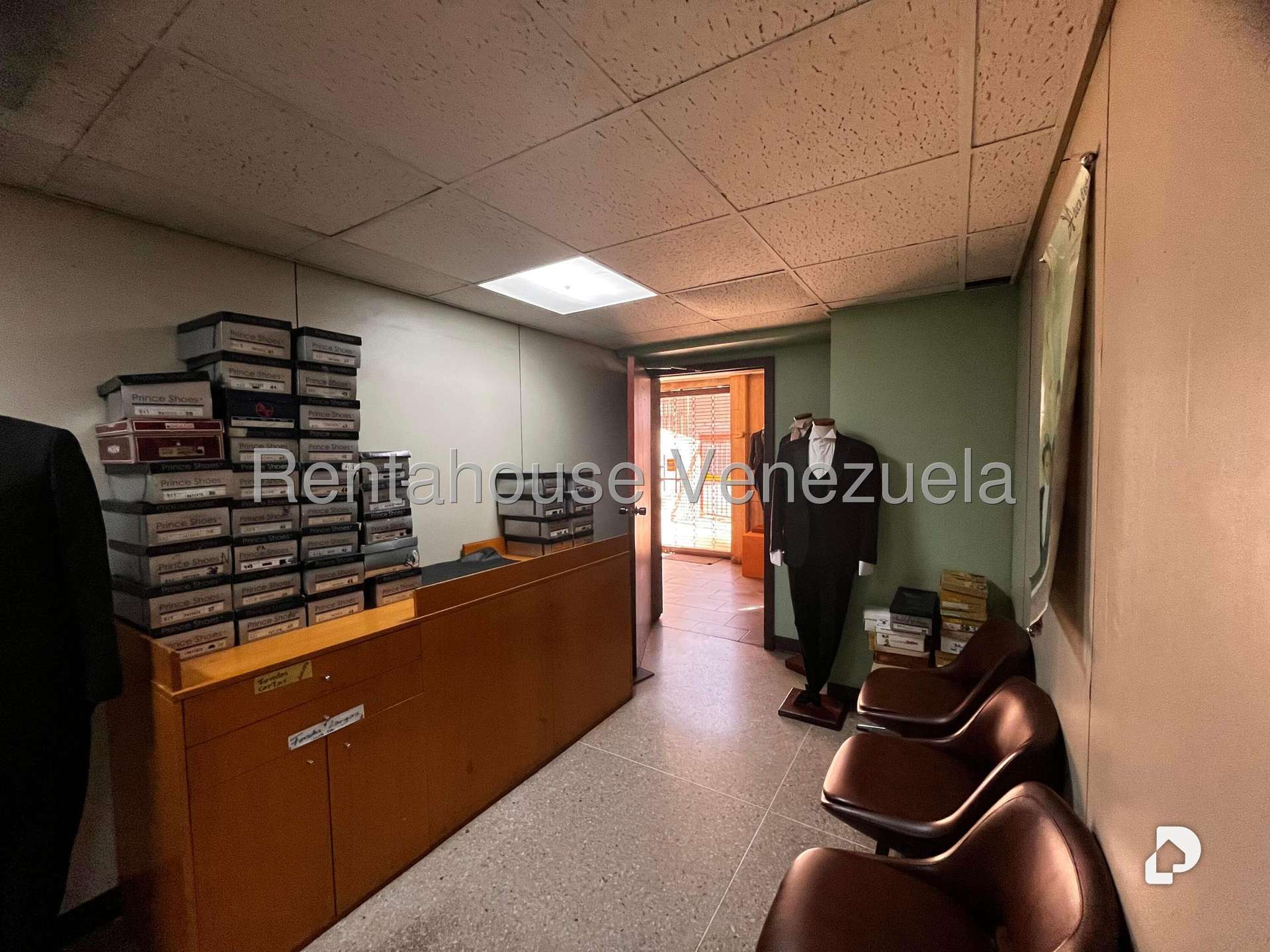 Local comercial en El Llanito, Caracas – 16