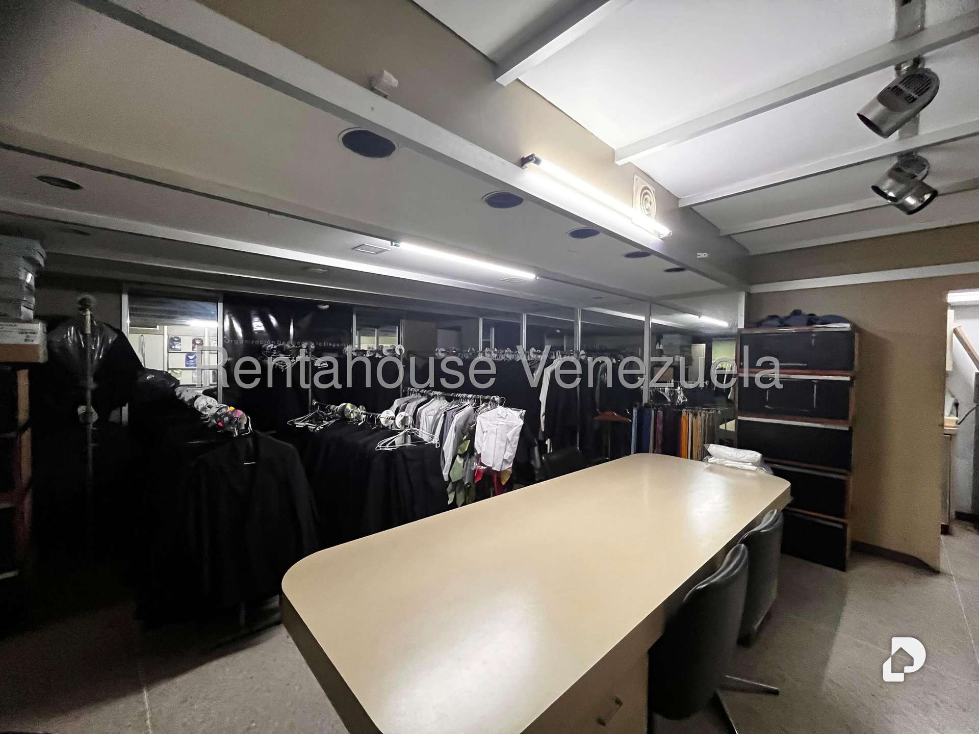 Local comercial en El Llanito, Caracas – 13