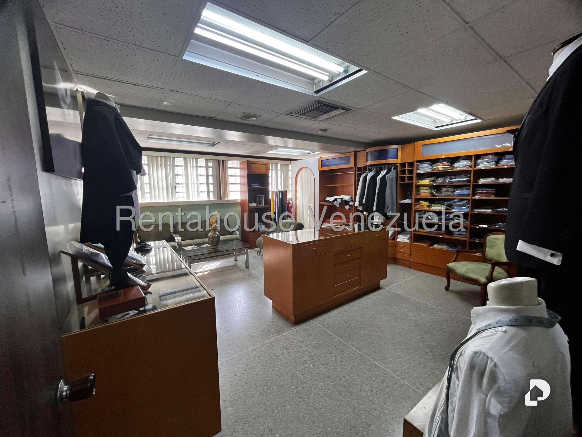 Local comercial en El Llanito, Caracas – 17