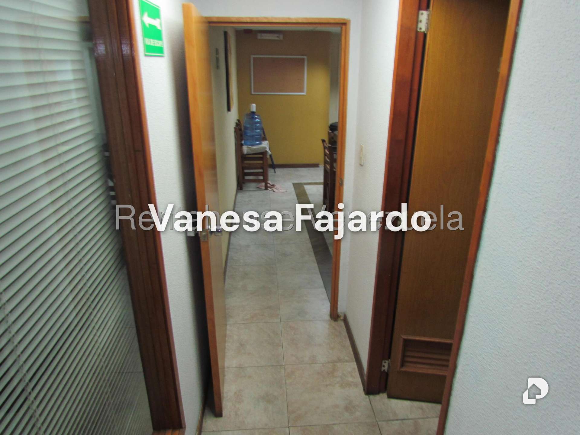 Local comercial en Los Dos Caminos, Caracas – 14