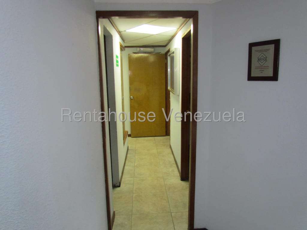 Local comercial en Los Dos Caminos, Caracas