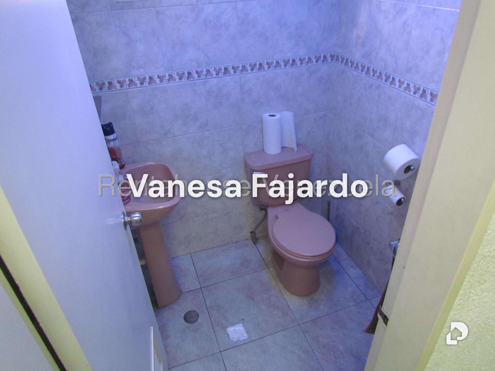 Local comercial en Los Dos Caminos, Caracas – 17