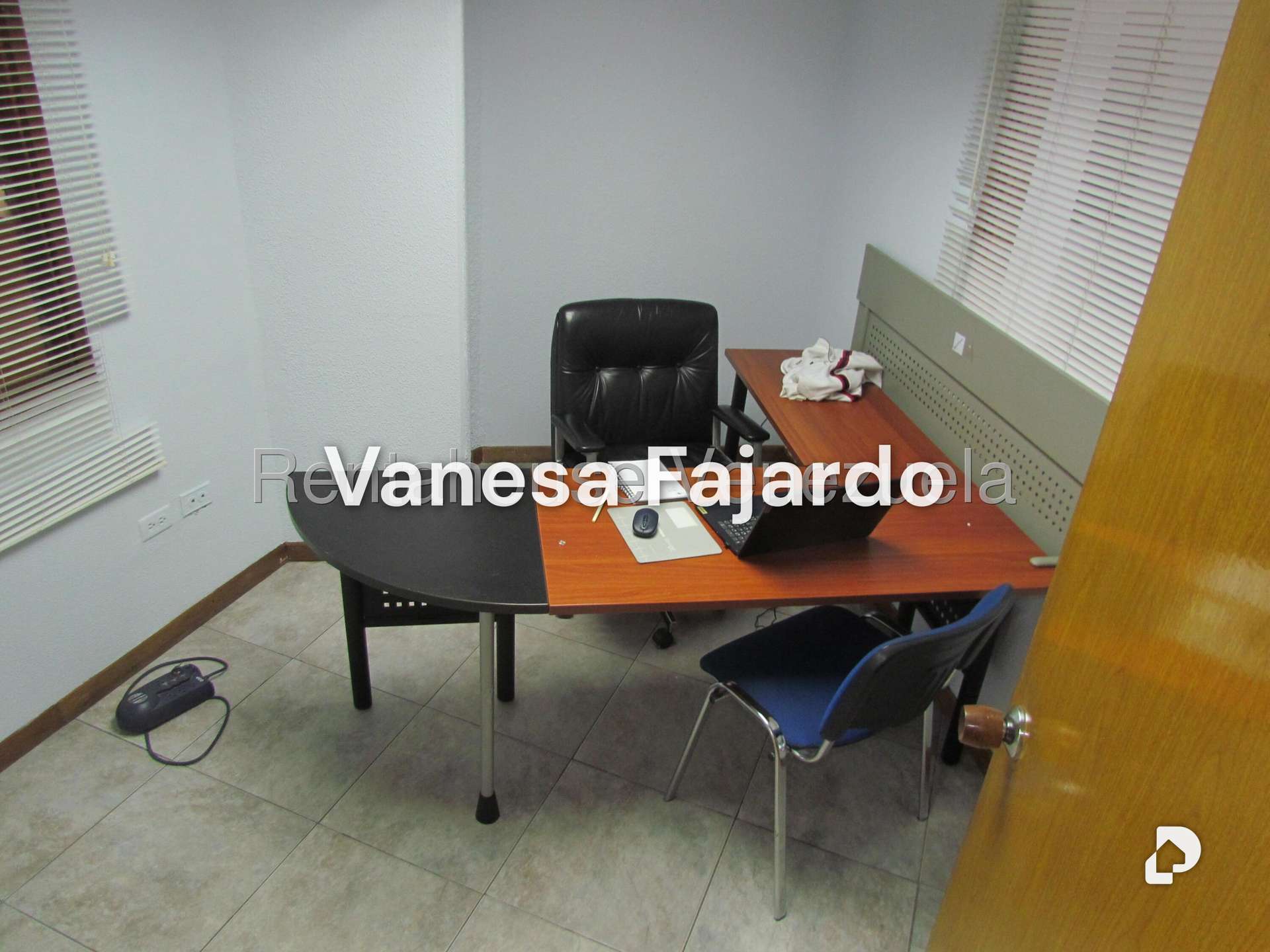 Local comercial en Los Dos Caminos, Caracas – 12