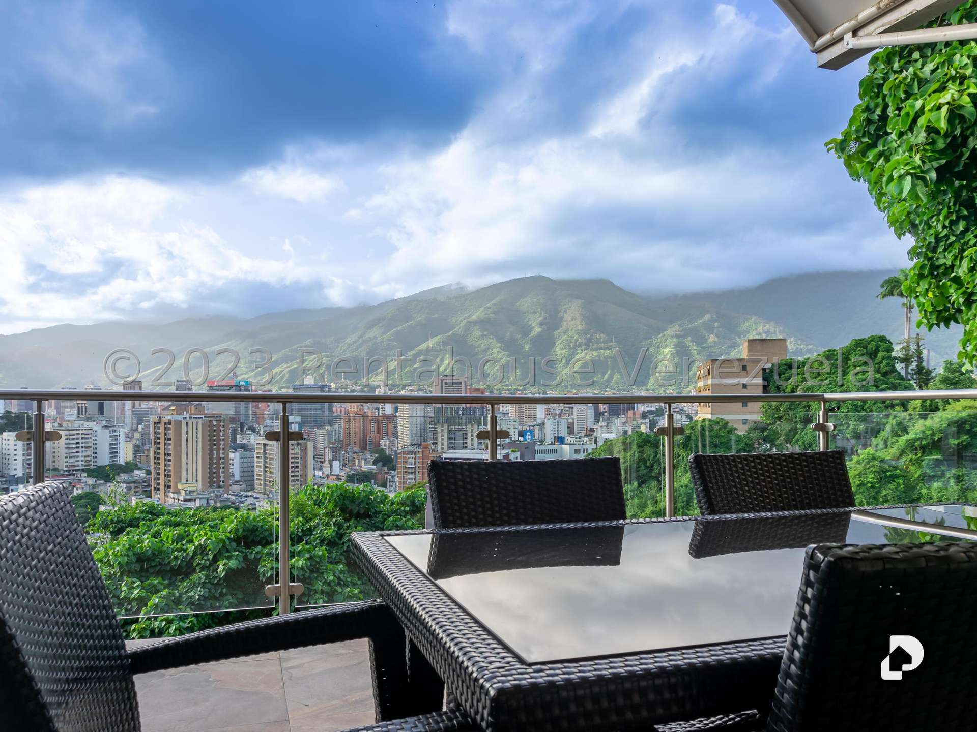 Casa en Colinas de Bello Monte, Caracas – 27