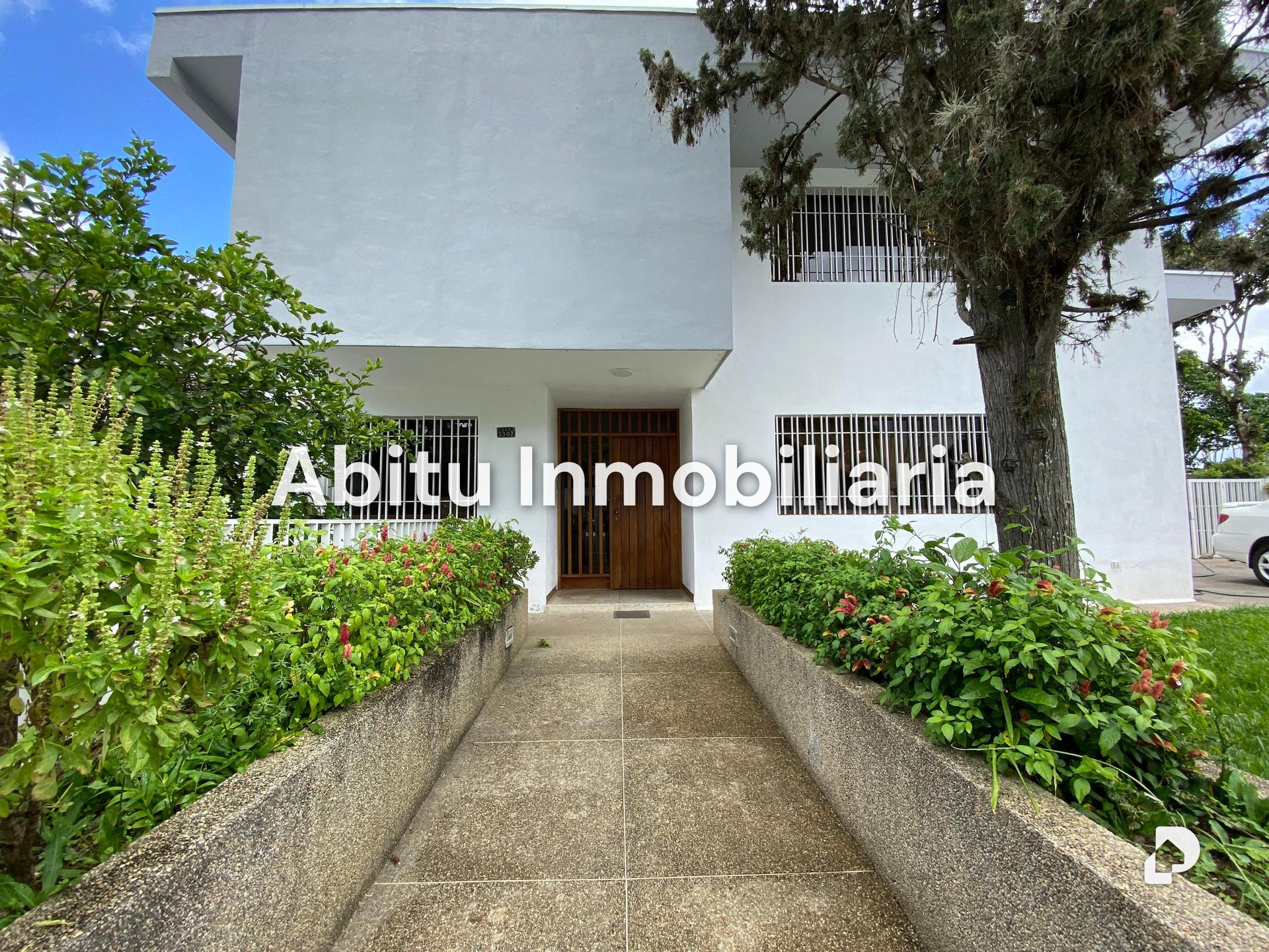 Casa en El Cafetal, Caracas – 2