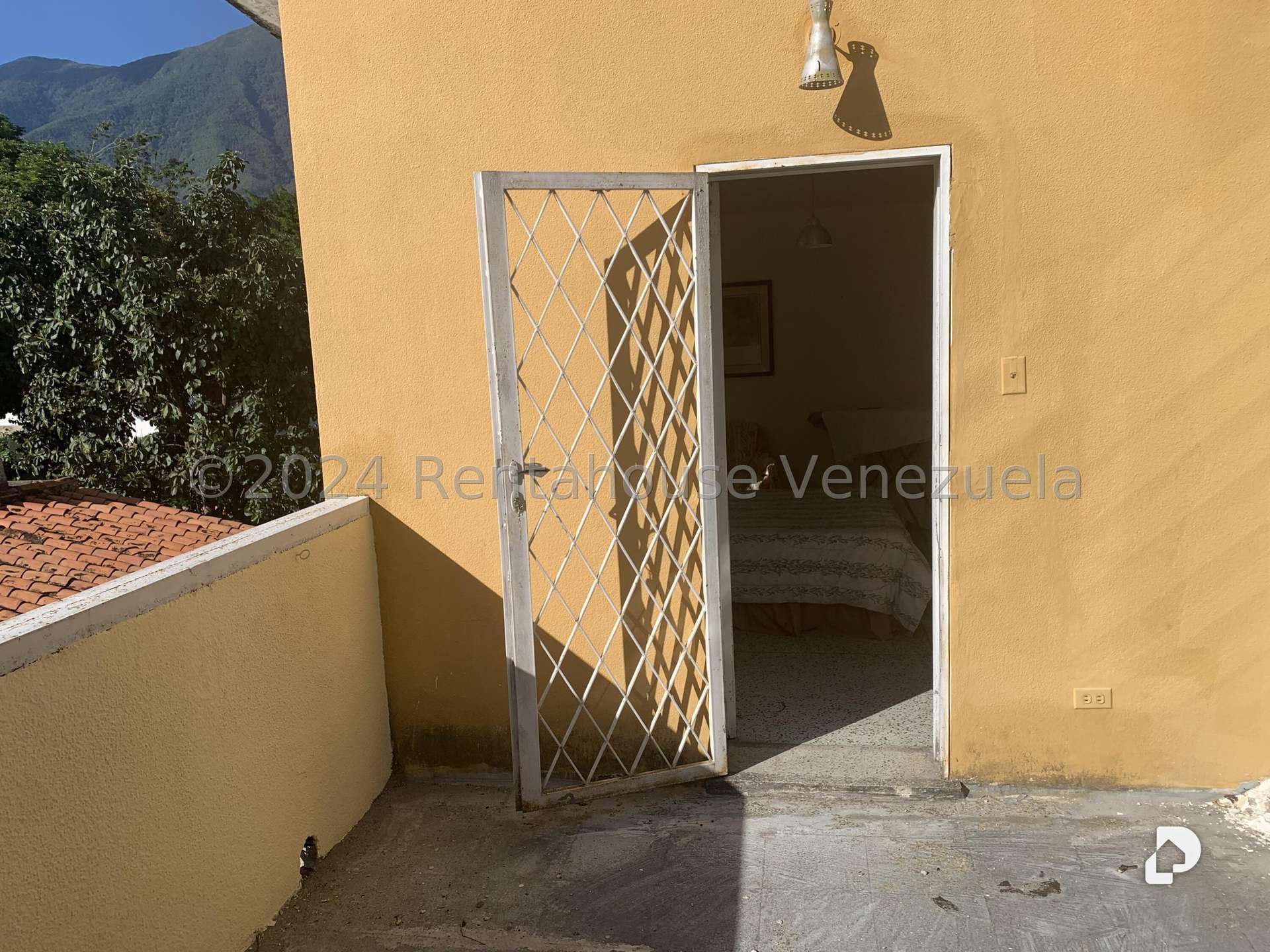 Casa en Campo Claro, Caracas – 63