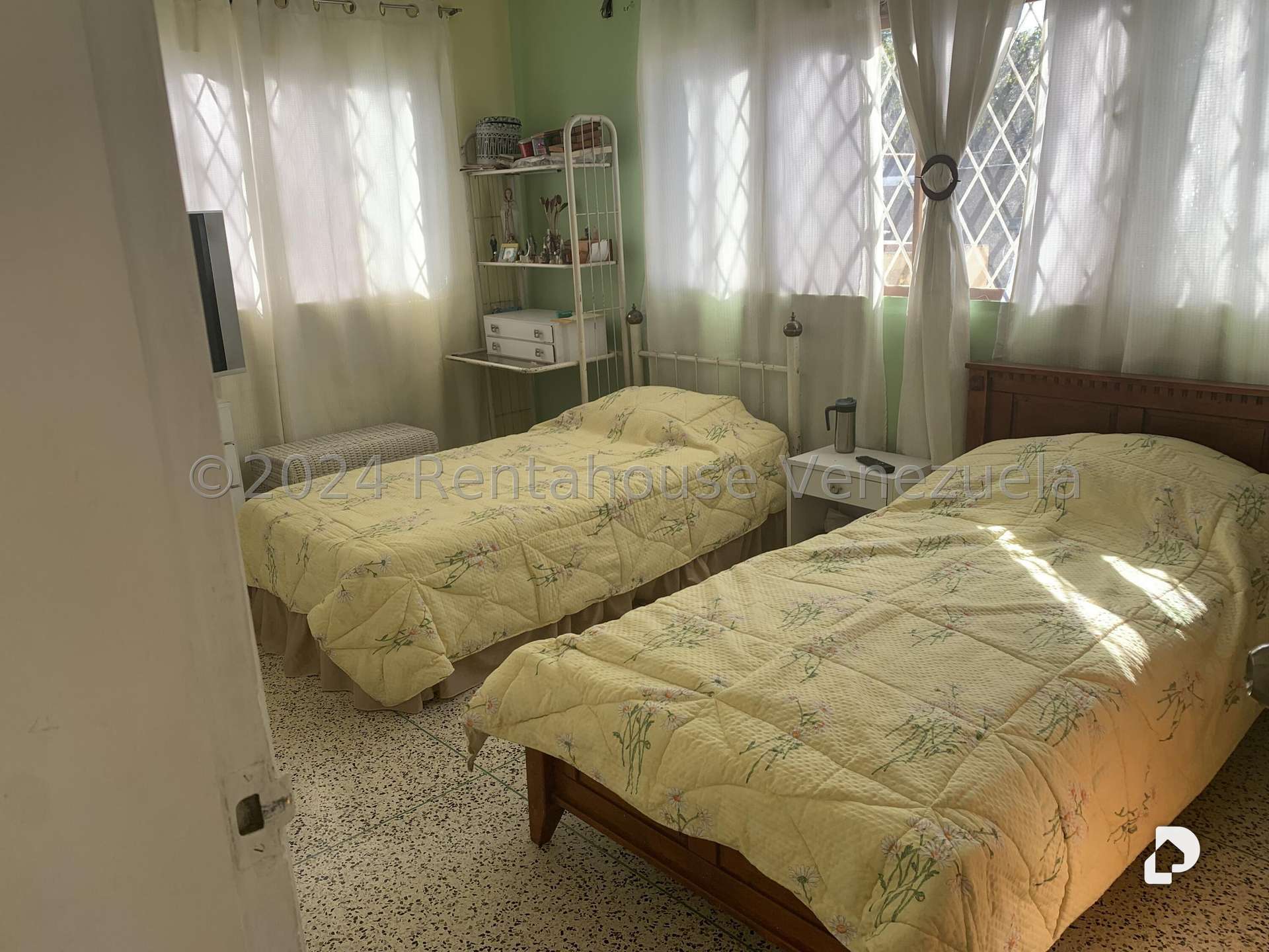Casa en Campo Claro, Caracas – 64