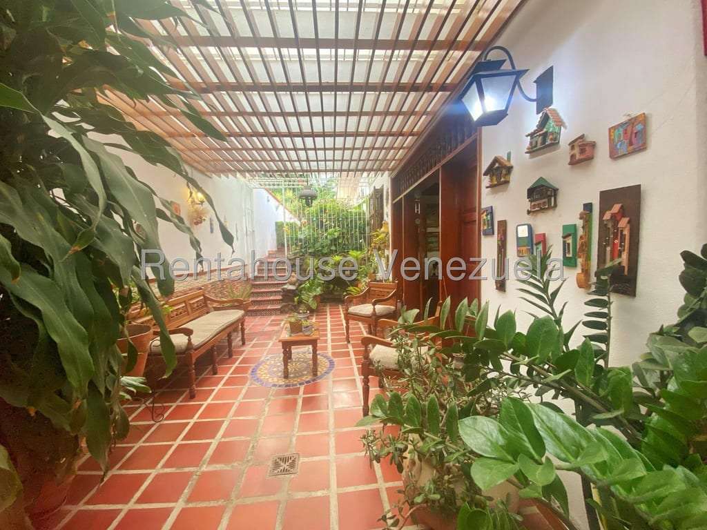 House in Los Palos Grandes, Caracas - 1