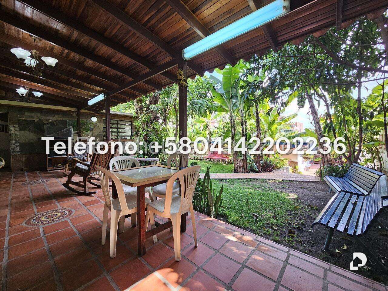 Casa en Los Palos Grandes, Caracas – 51