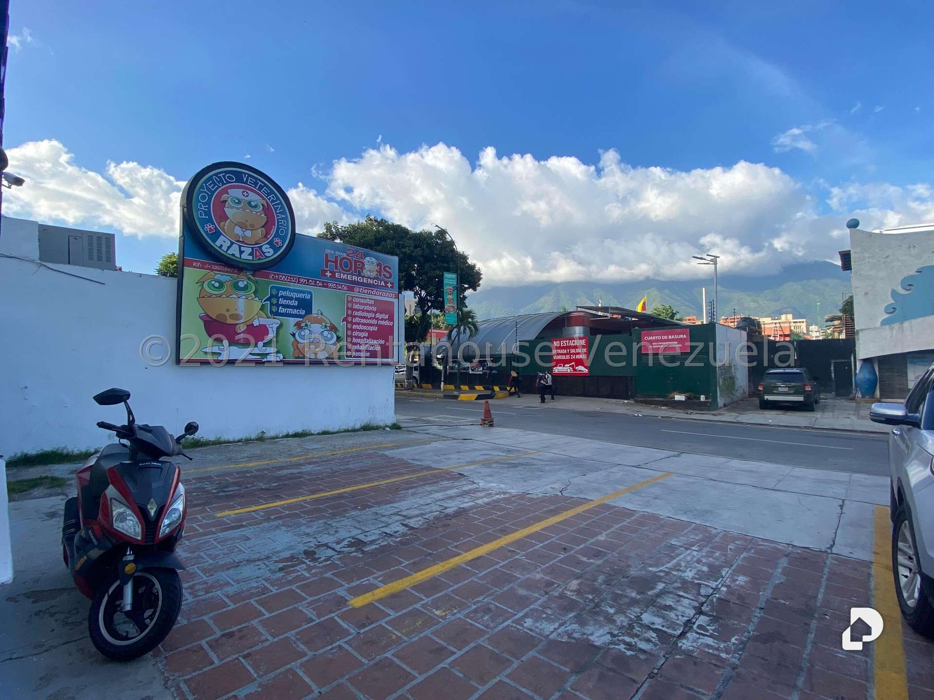 Local comercial en Las Mercedes, Caracas – 13