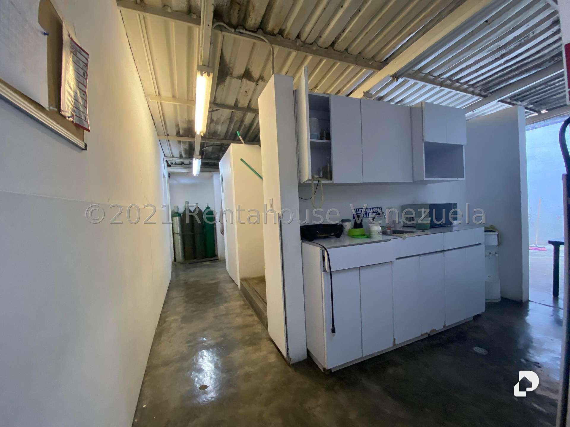 Local comercial en Las Mercedes, Caracas – 24
