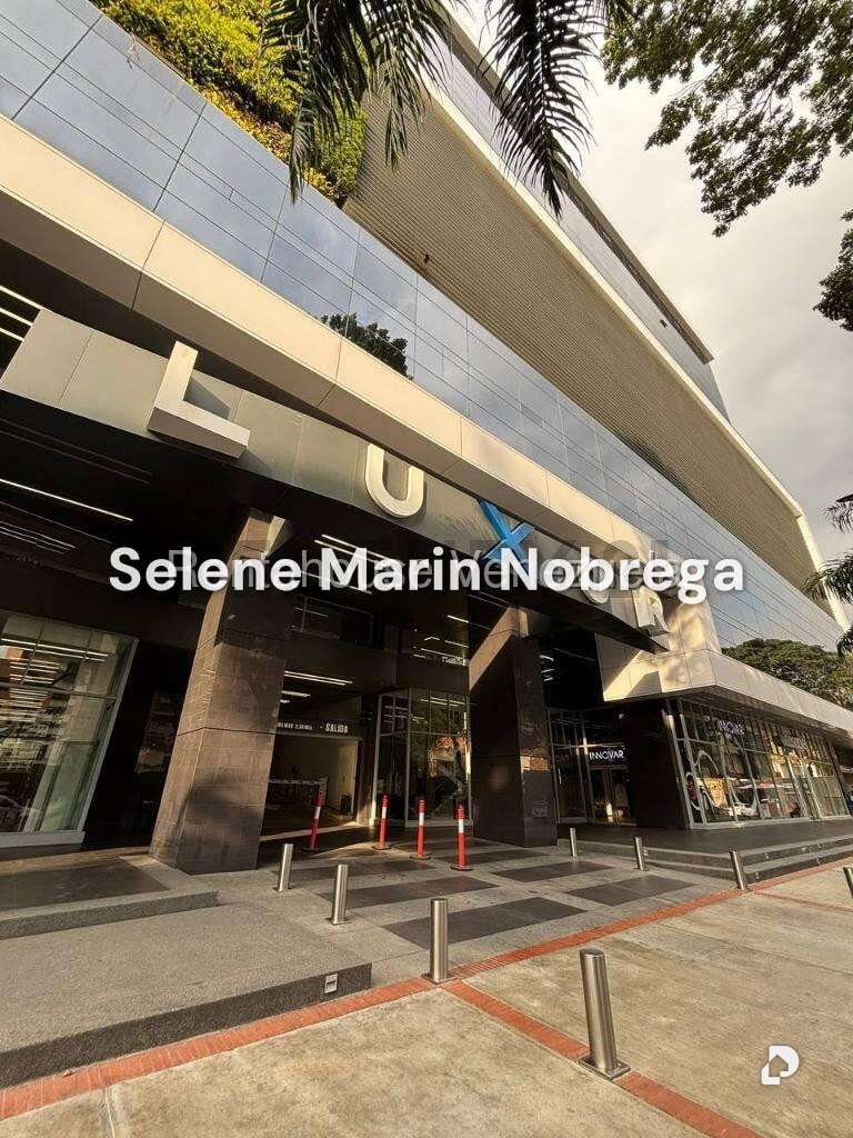 Oficina en Las Mercedes, Caracas – 12