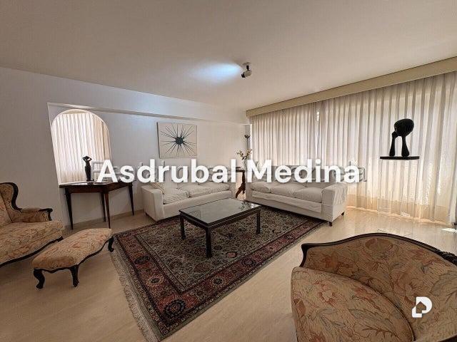 Apartamento en Altamira, Caracas – 2