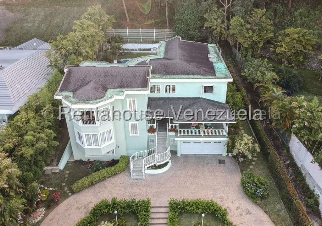 Casa en La Lagunita Country Club, Caracas
