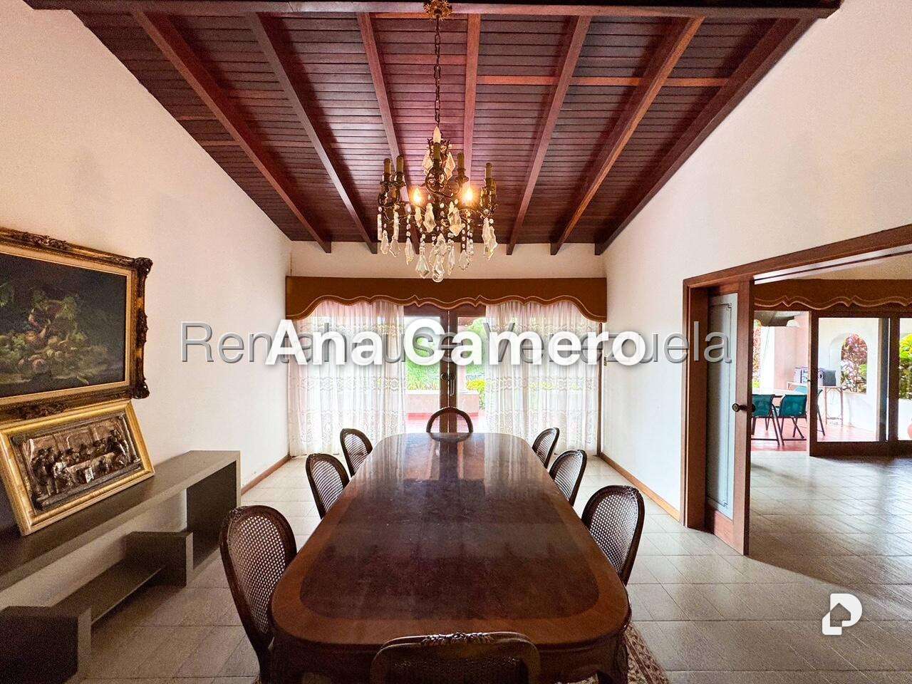 Casa en Cerro Verde, Caracas – 23