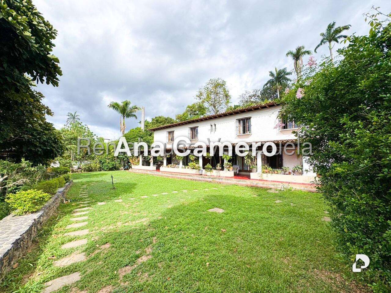 Casa en Cerro Verde, Caracas – 13