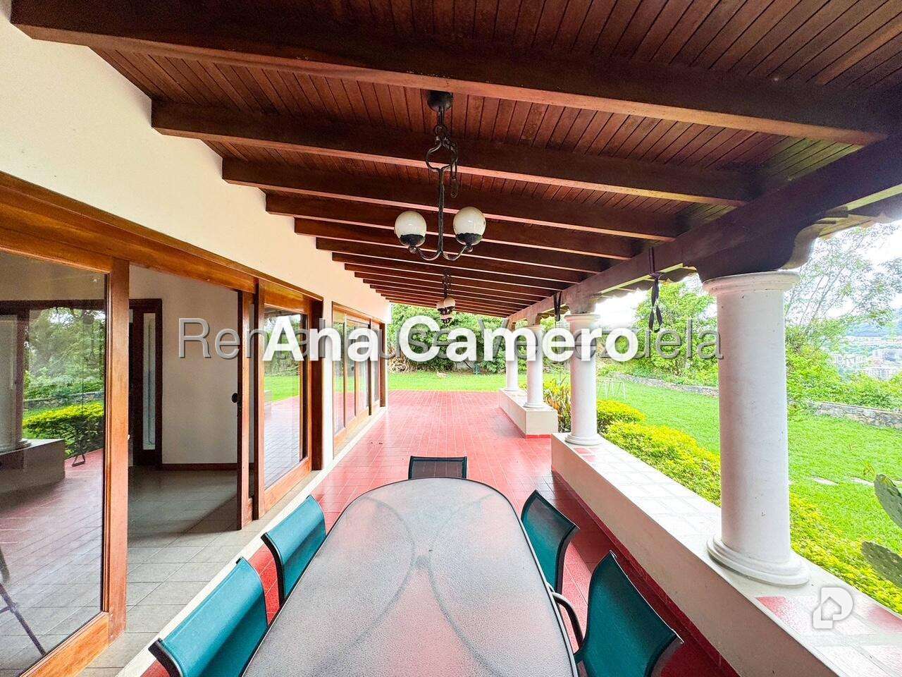 Casa en Cerro Verde, Caracas – 28