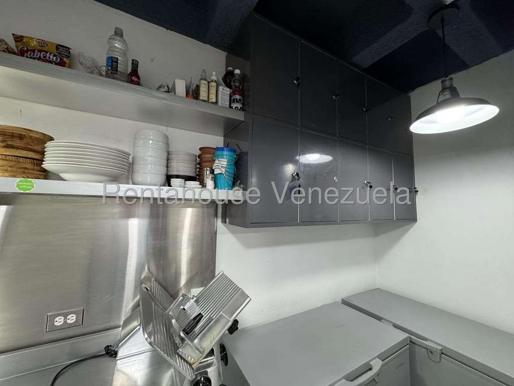 Local comercial en Santa Fe Norte, Caracas