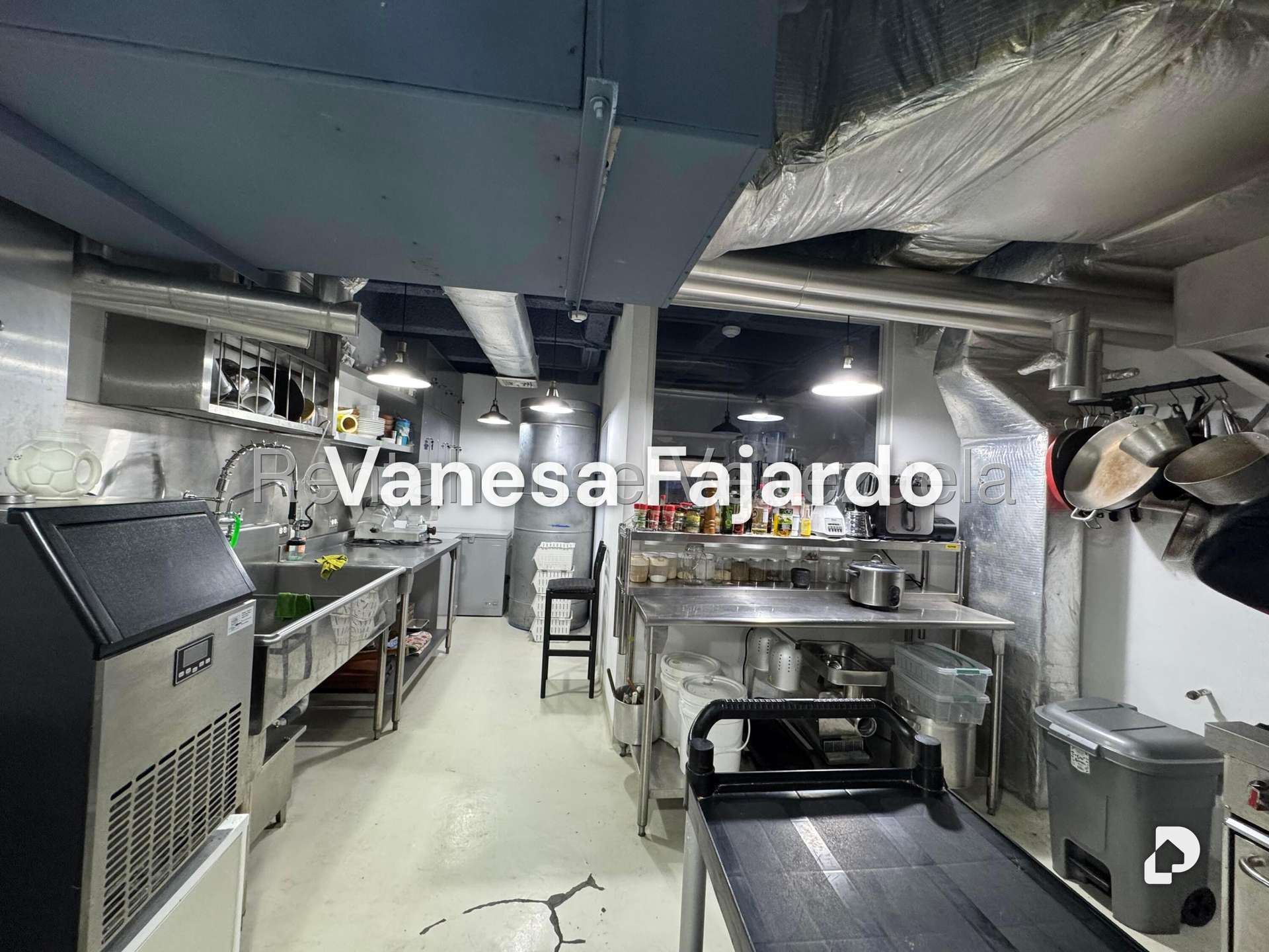 Local comercial en Santa Fe Norte, Caracas – 14