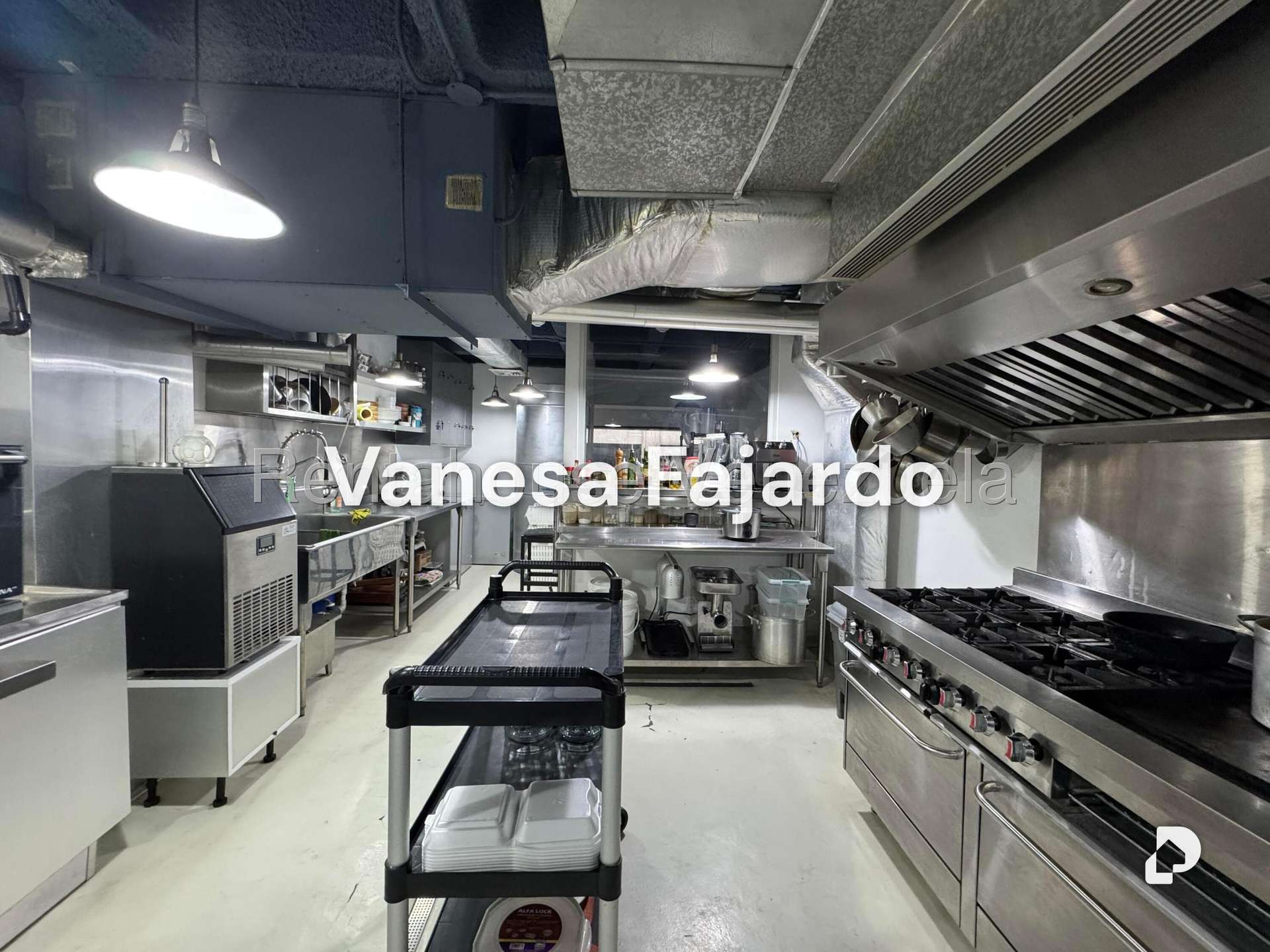 Local comercial en Santa Fe Norte, Caracas – 7