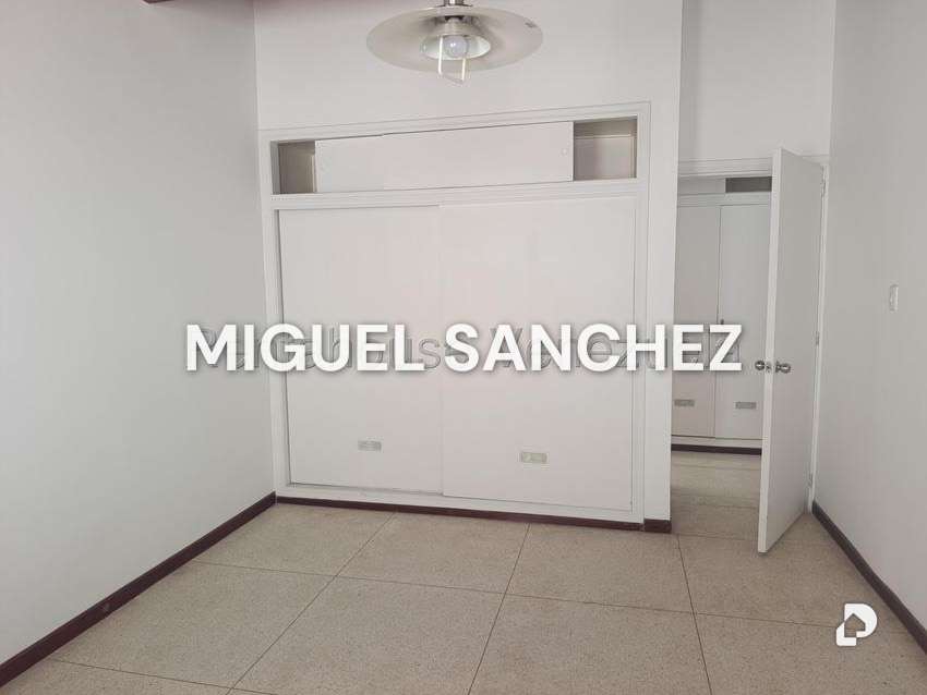 Casa en Prados Del Este, Caracas – 12