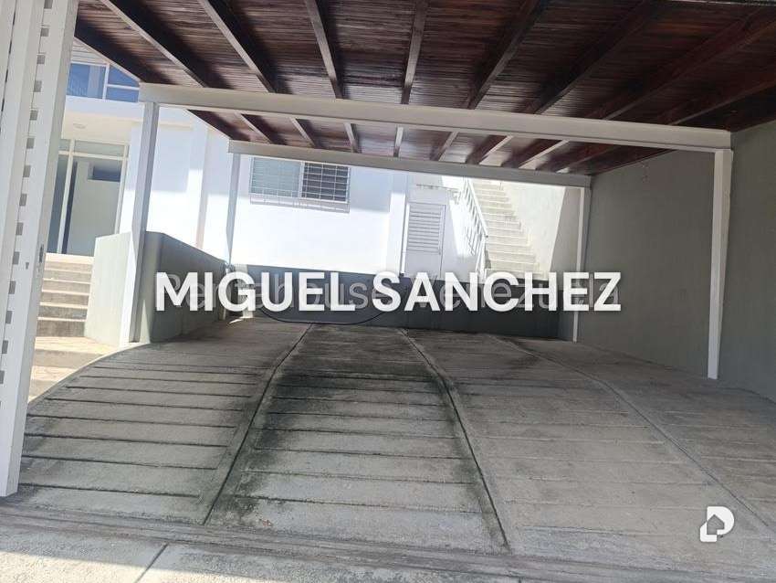 Casa en Prados Del Este, Caracas – 16