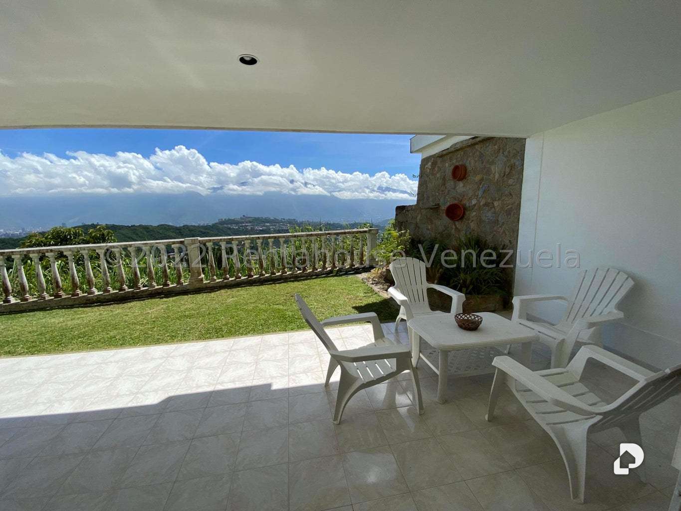 Casa en Alto Prado, Caracas – 23
