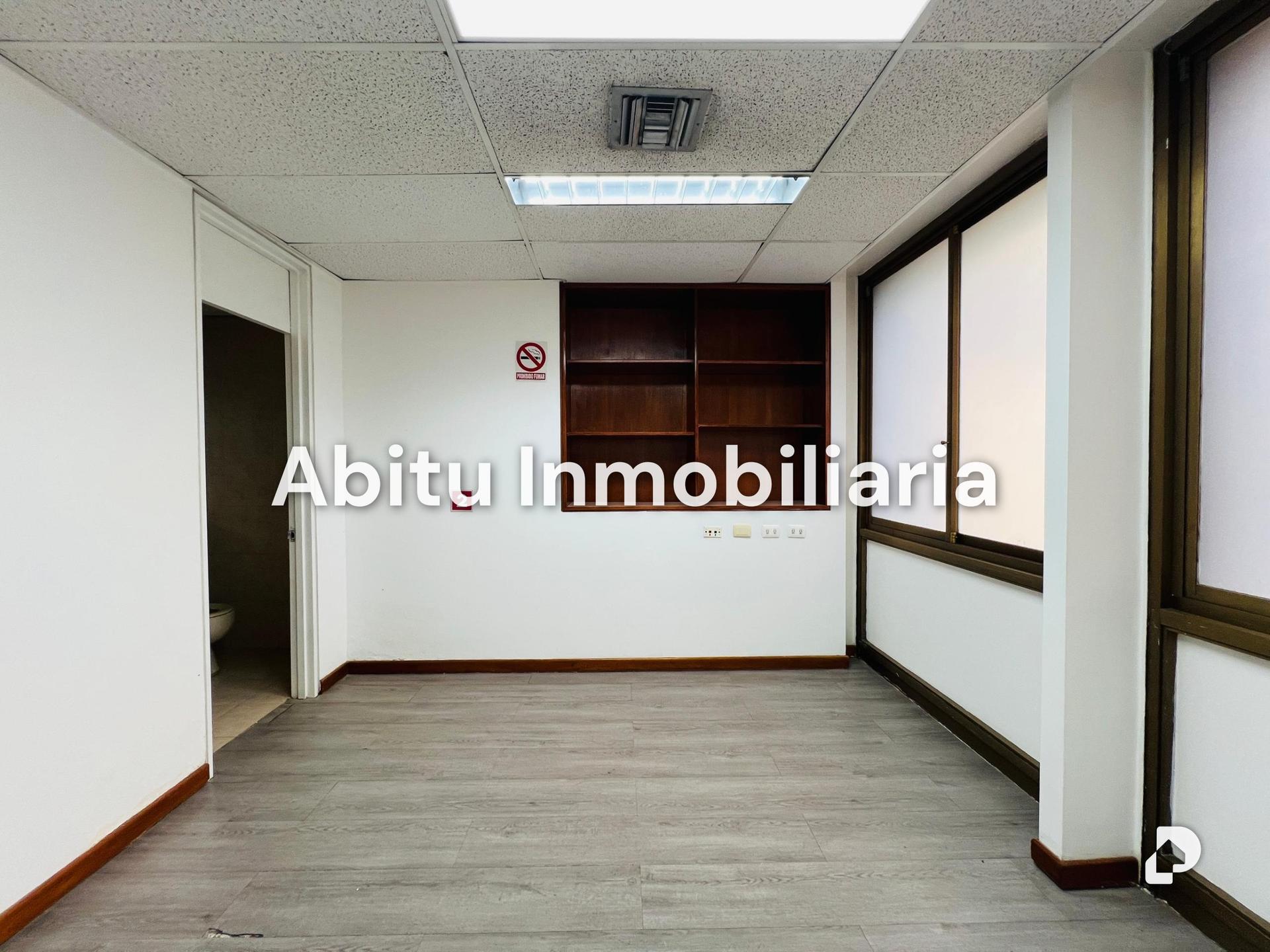 Oficina en Chuao, Caracas – 1