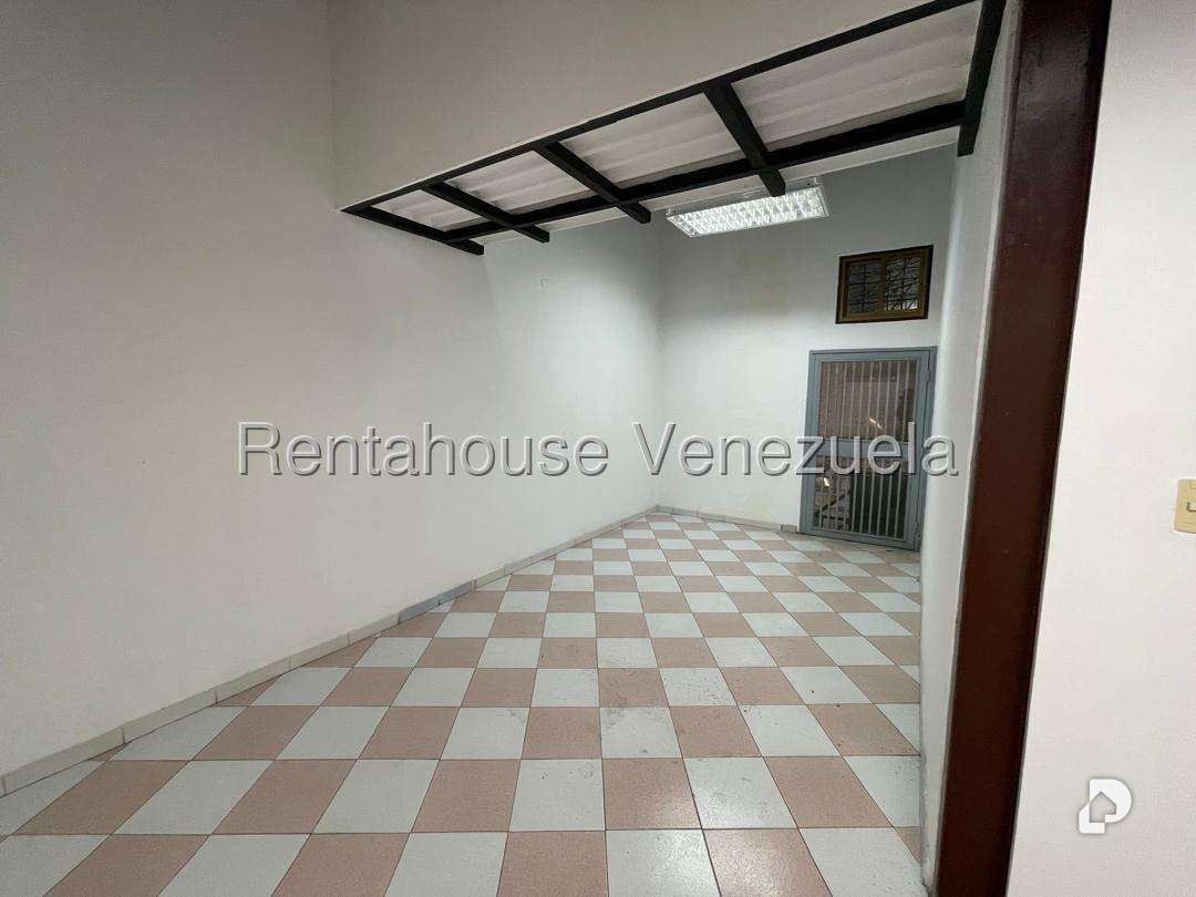 Galpón en Boleíta Sur, Caracas – 18