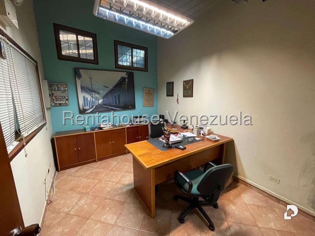 Galpón en Boleíta Sur, Caracas – 25