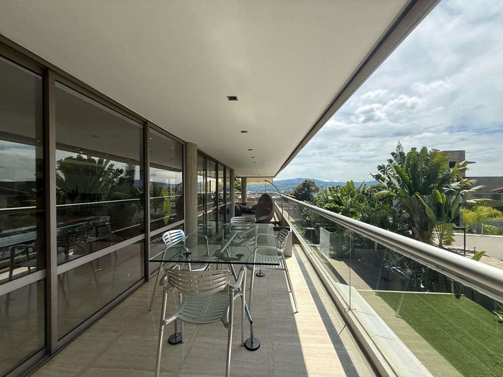 Apartamento en Altamira, Caracas - 1