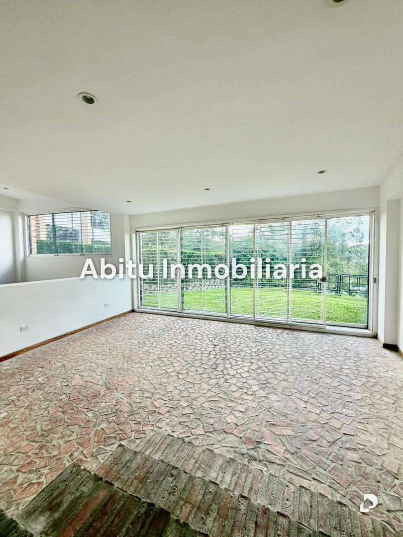 Casa en La Trinidad, Caracas – 18