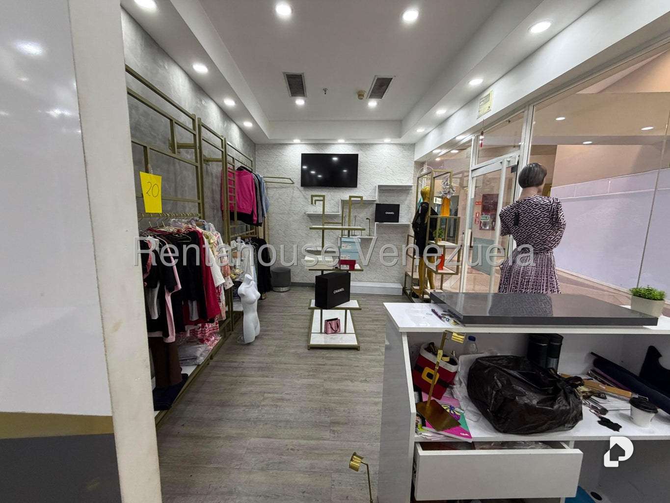 Local comercial en Parroquia La Candelaria, Caracas – 4