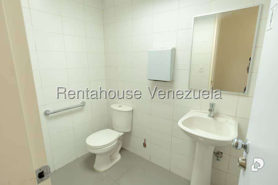 Local comercial en Boleíta Norte, Caracas – 12