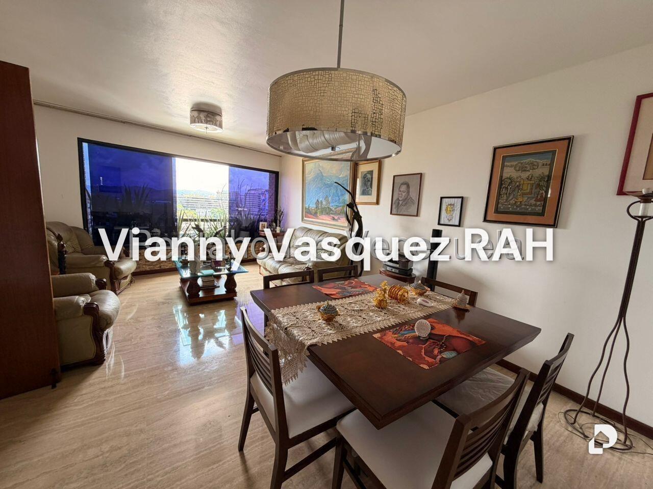 Apartamento en El Rosal, Caracas – 2
