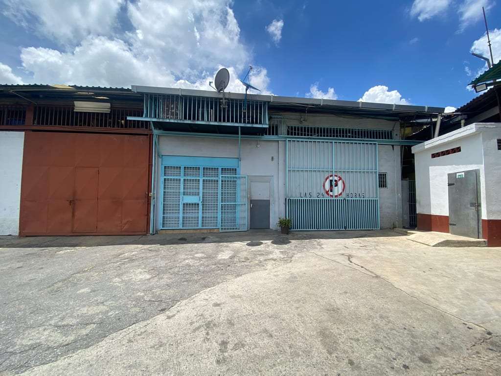 Local comercial en Carrizal, Altos Mirandinos - 1
