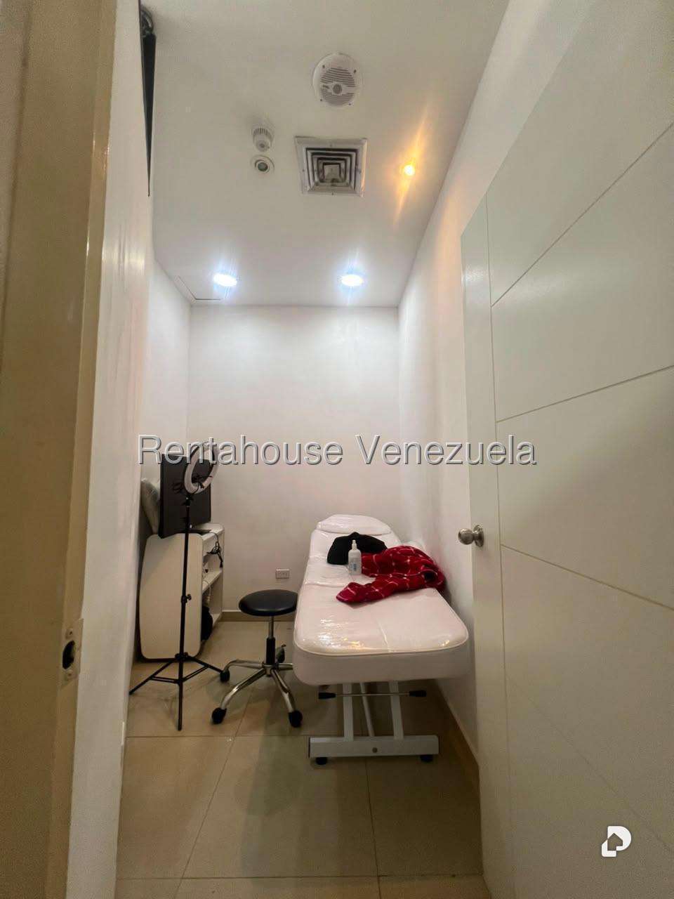 Local comercial en El Cafetal, Caracas – 13