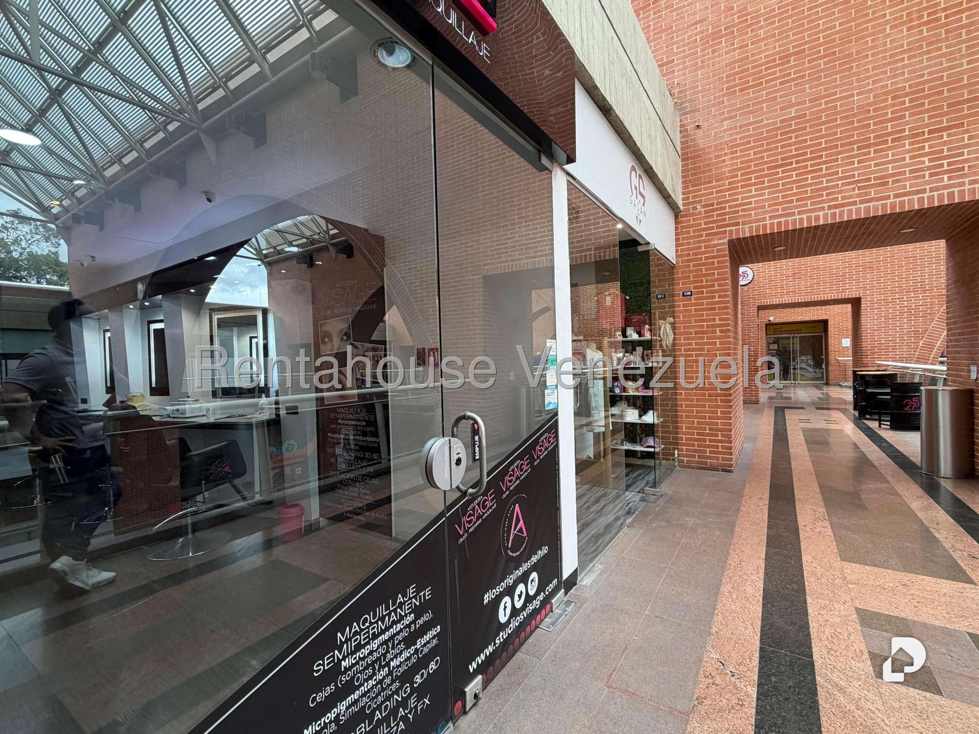 Local comercial en El Cafetal, Caracas – 2