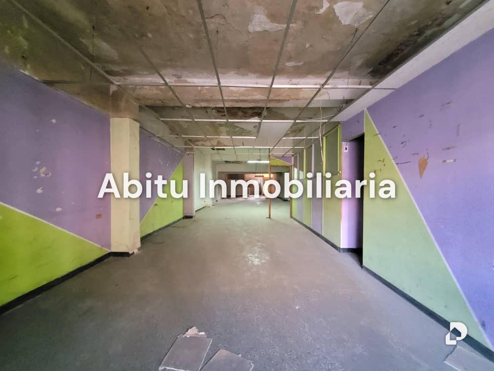 Local comercial en Puente Hierro, Caracas – 2