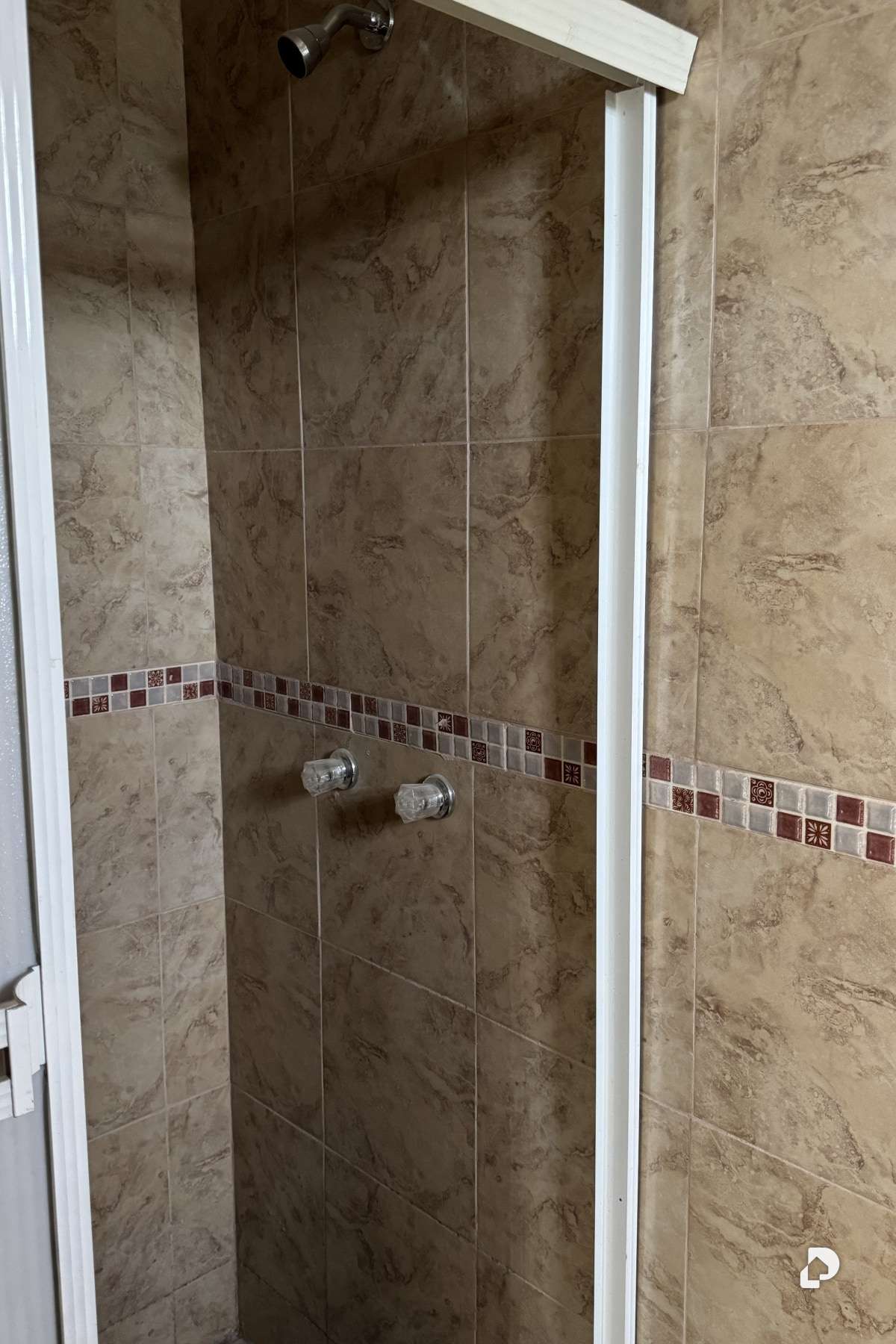 Local comercial en Villas del Este, Turmero – 17