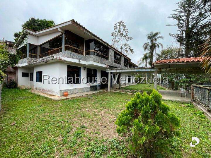Casa en Los Guayabitos, Caracas – 93