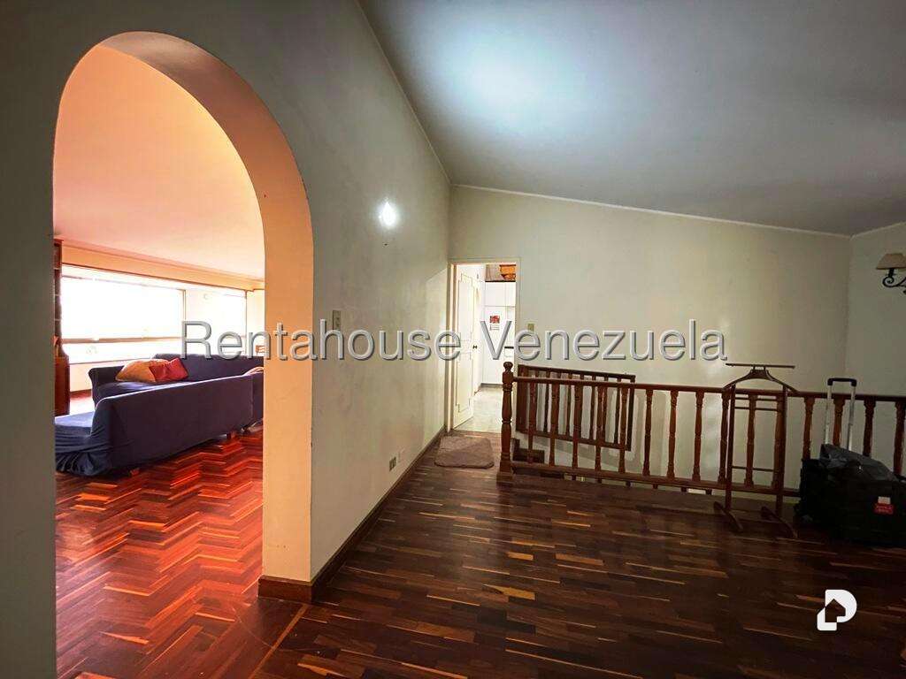 Casa en Los Guayabitos, Caracas – 24