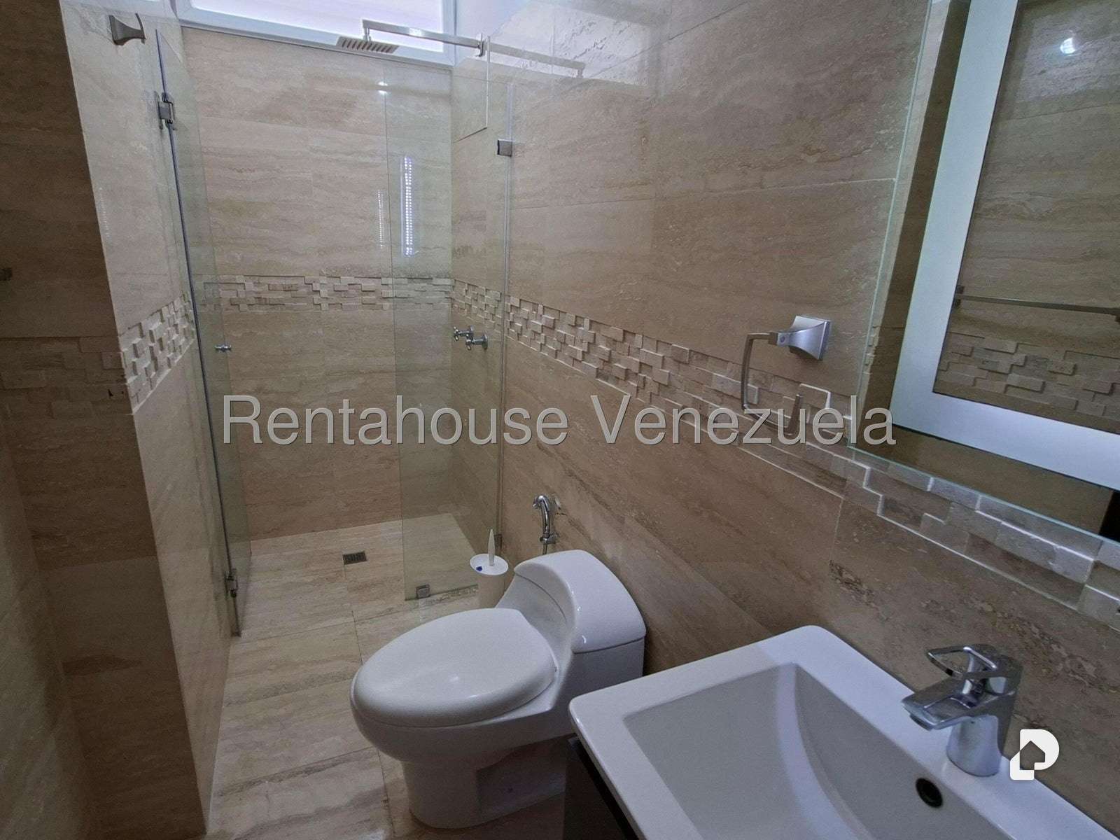 Apartamento en Los Palos Grandes, Caracas – 10