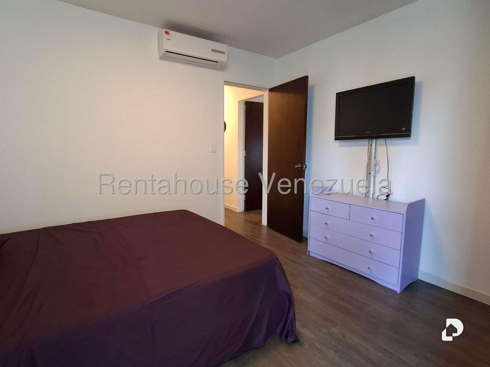 Apartamento en Los Palos Grandes, Caracas – 13