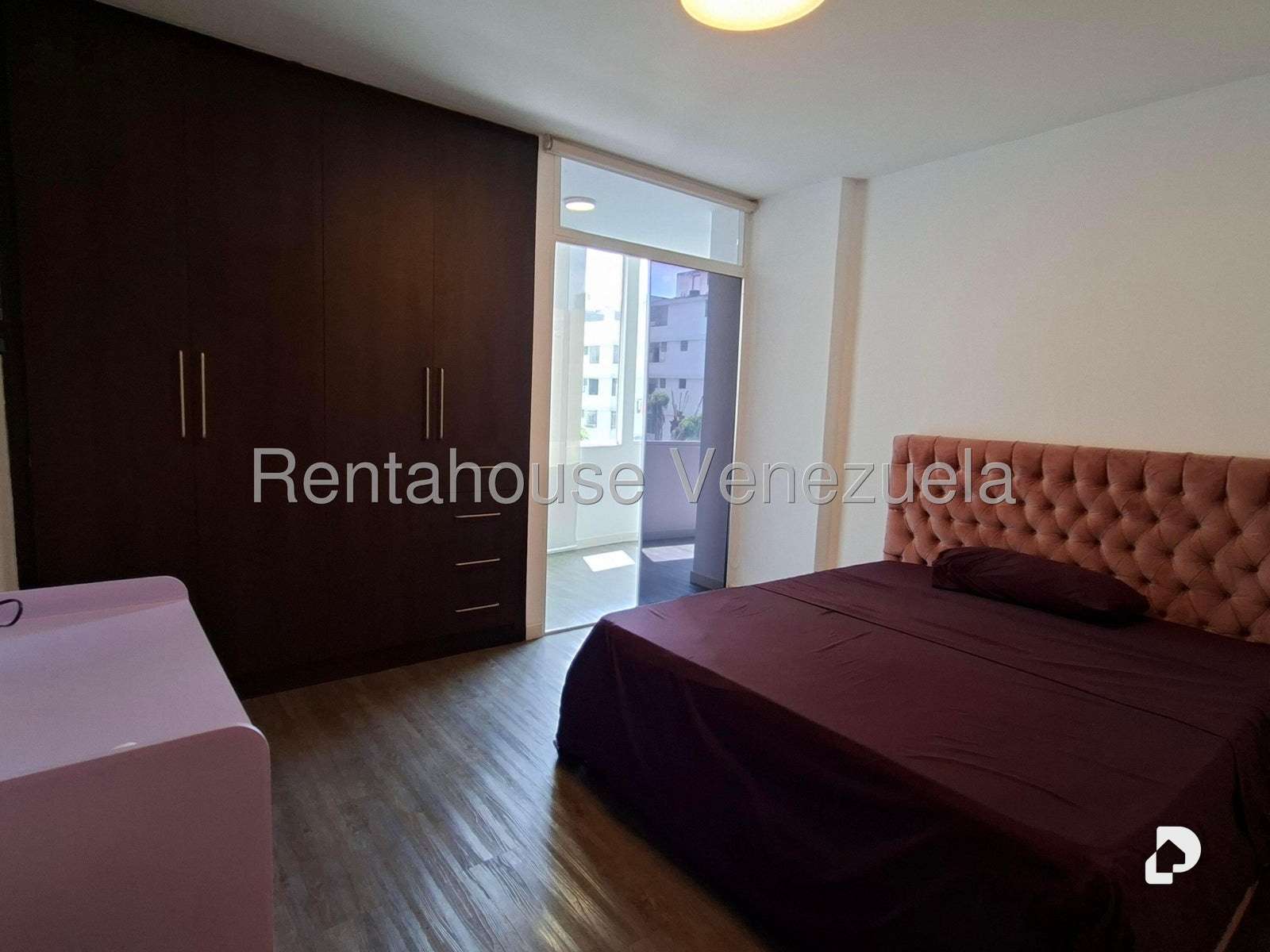 Apartamento en Los Palos Grandes, Caracas – 14
