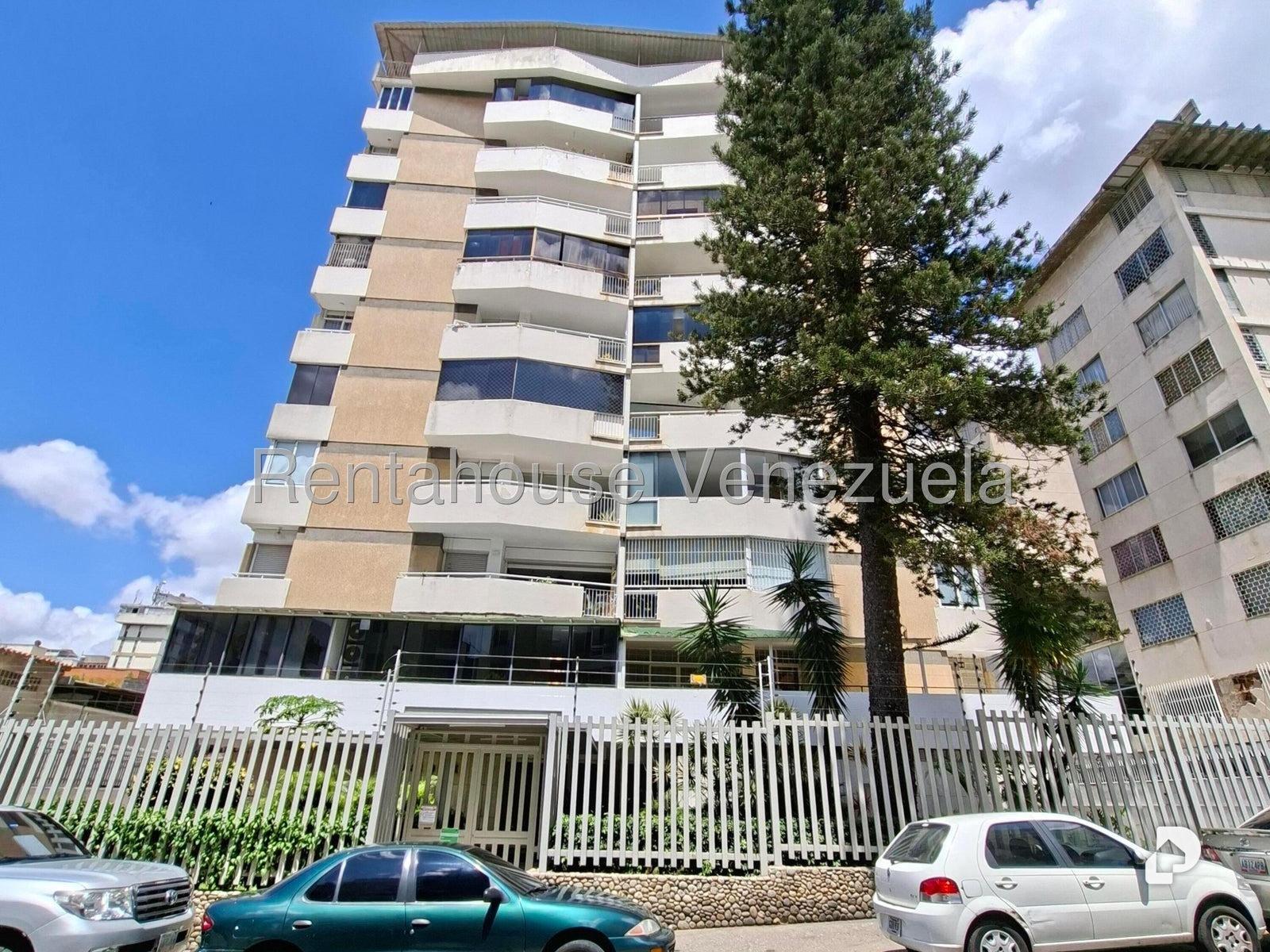 Apartamento en Los Palos Grandes, Caracas – 1