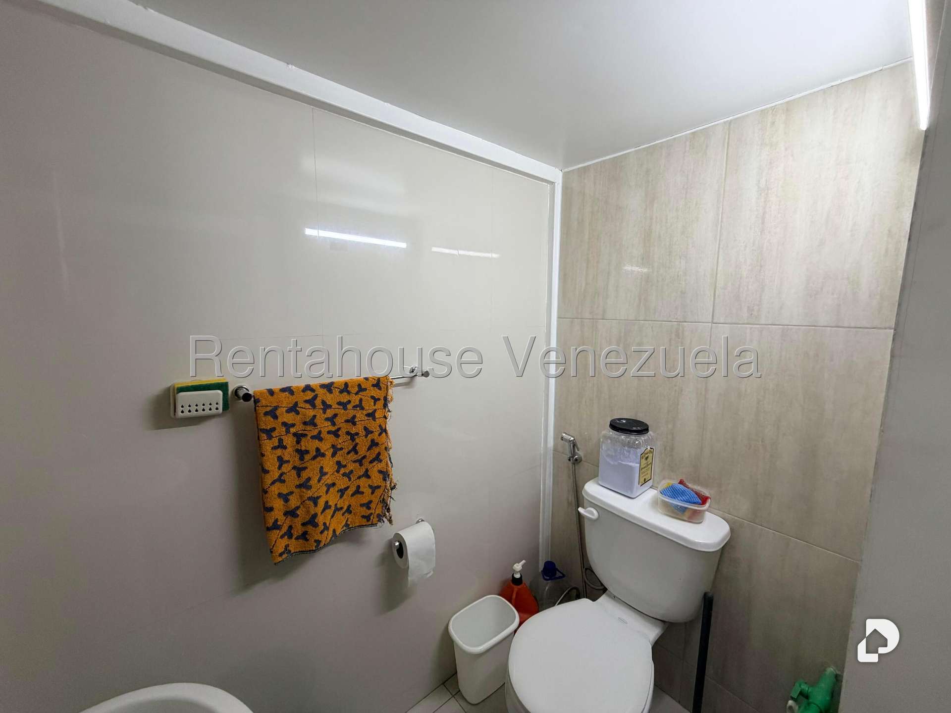Local comercial en Los Palos Grandes, Caracas – 12