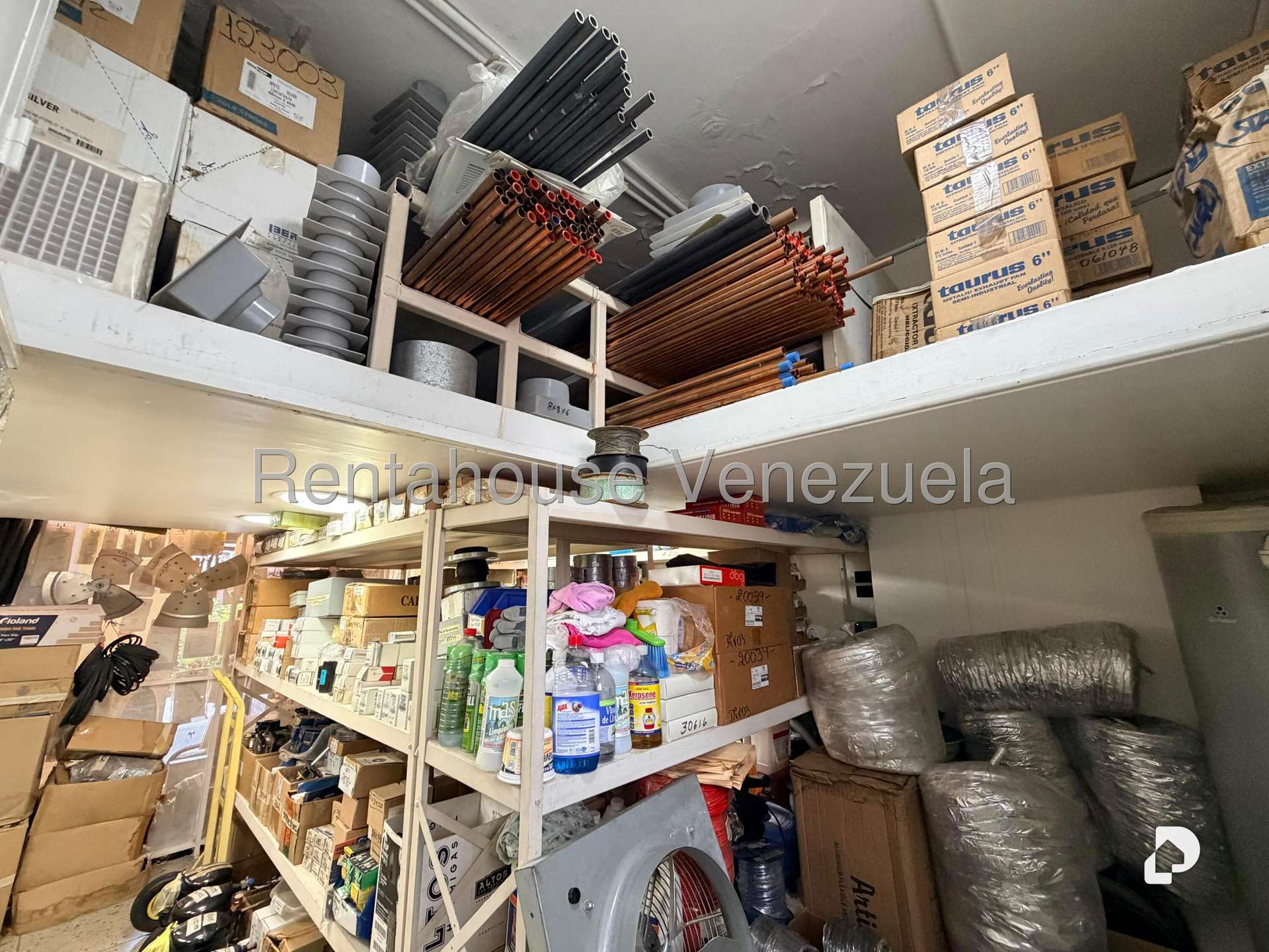 Local comercial en Los Palos Grandes, Caracas – 13