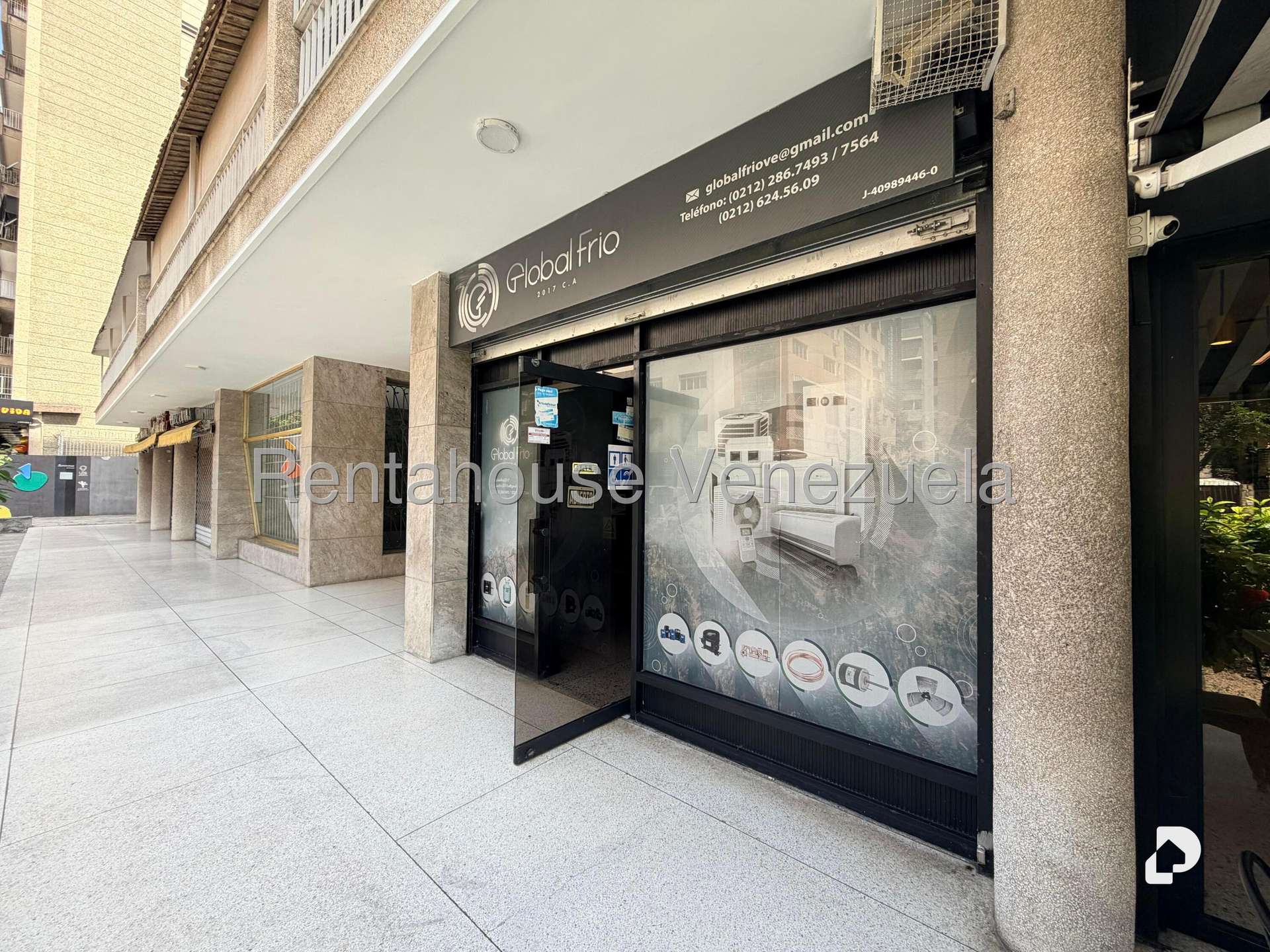 Local comercial en Los Palos Grandes, Caracas – 2